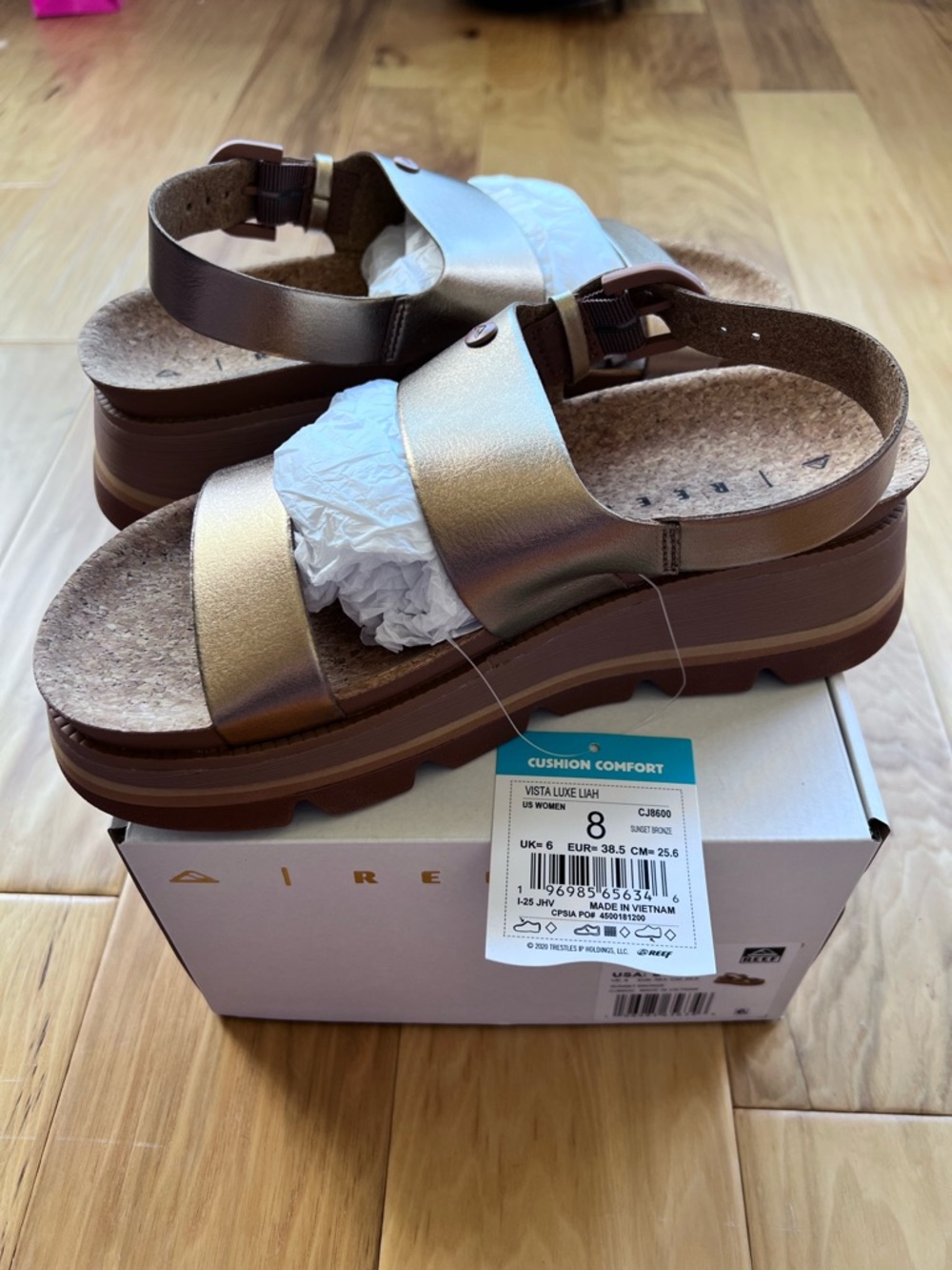 NWT REEF Vista Luxe Liah Sandals Sunset Bronze -Size 8